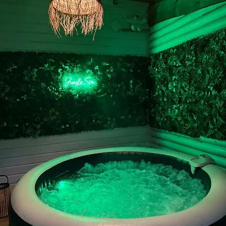 Tatil Evi Avec Piscine & - La Sacristie