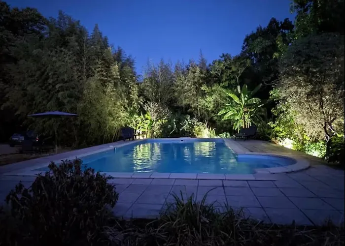 Avec Piscine - La Sacristie Hébergement de vacances *