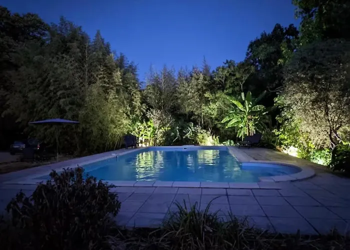 Avec Piscine - La Sacristie Hébergement de vacances