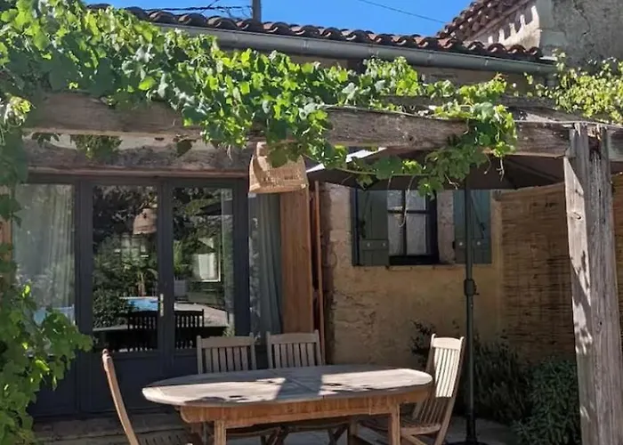 Avec Piscine - La Sacristie