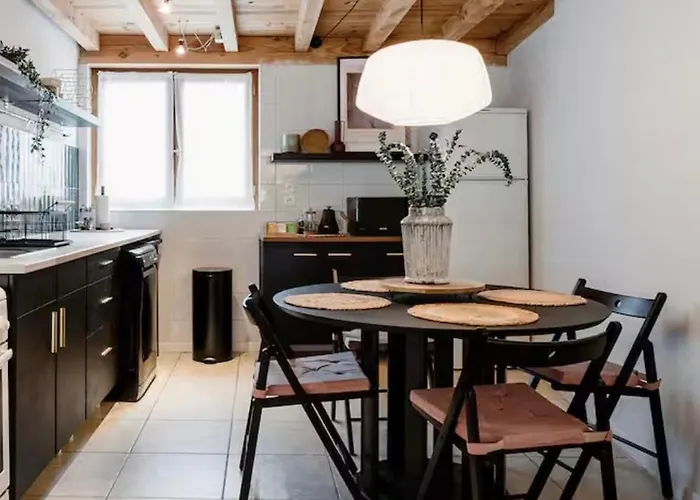 Avec Piscine - La Sacristie Hébergement de vacances Graulhet