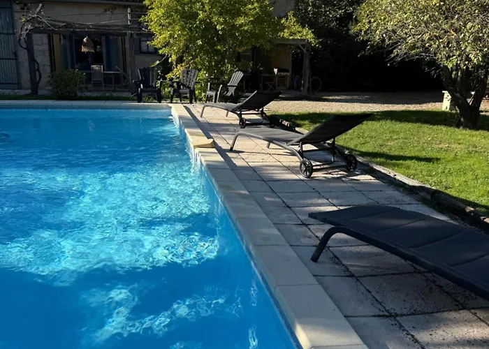 Avec Piscine - La Sacristie Hébergement de vacances *