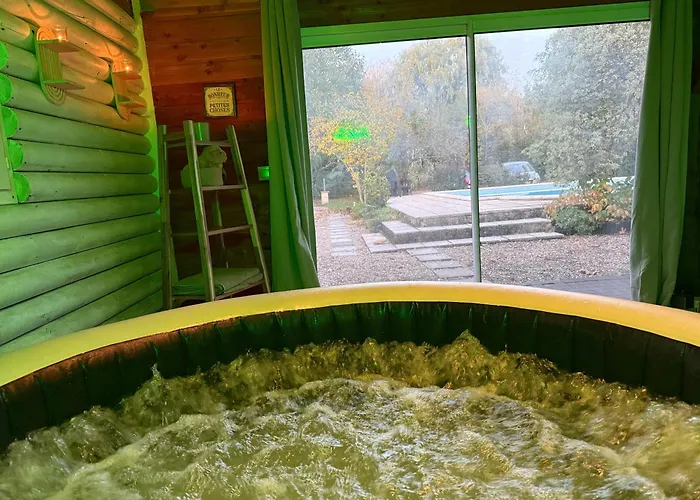 Avec Piscine - La Sacristie